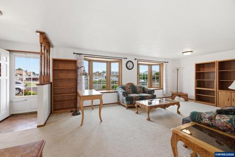 1305 Mulberry Drive Woodburn OR 97071
