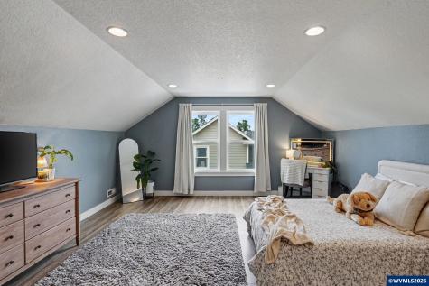 121 Four Oaks Drive Silverton OR 97381
