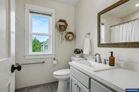 121 Four Oaks Drive Silverton OR 97381