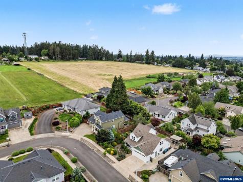 121 Four Oaks Drive Silverton OR 97381