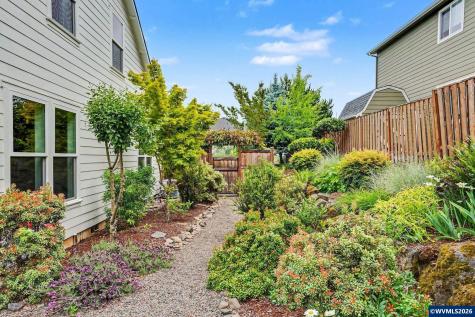 121 Four Oaks Drive Silverton OR 97381