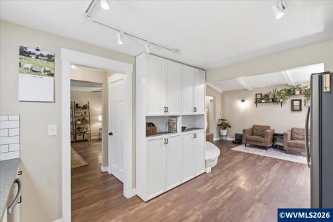 1895 Aerial Way SE Salem OR 97302