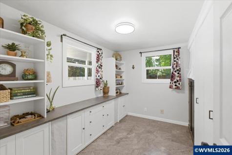 1895 Aerial Way SE Salem OR 97302