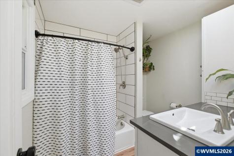 1895 Aerial Way SE Salem OR 97302