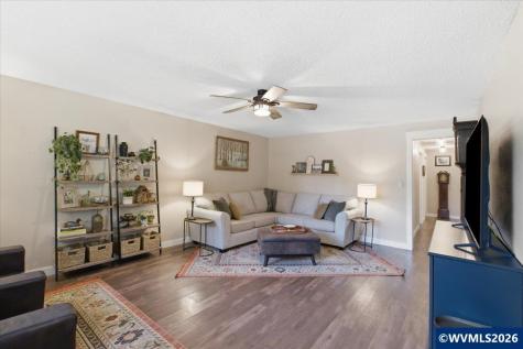 1895 Aerial Way SE Salem OR 97302
