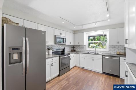 1895 Aerial Way SE Salem OR 97302
