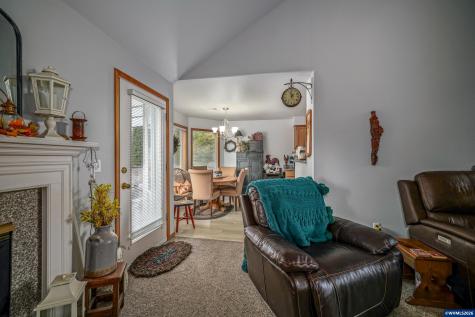 733 Sitka Deer Court NW Salem OR 97304