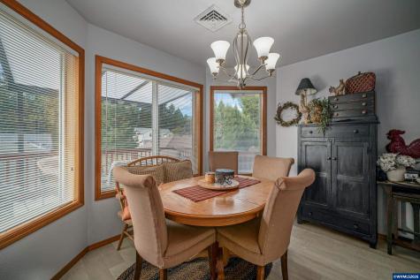 733 Sitka Deer Court NW Salem OR 97304