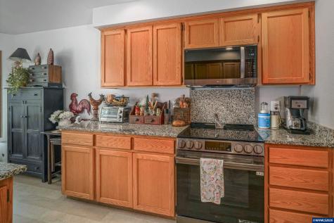 733 Sitka Deer Court NW Salem OR 97304