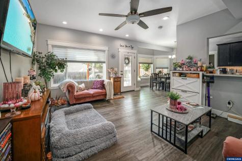 733 Sitka Deer Court NW Salem OR 97304