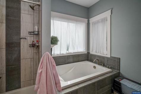 733 Sitka Deer Court NW Salem OR 97304