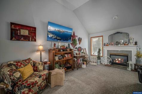 733 Sitka Deer Court NW Salem OR 97304