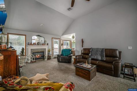 733 Sitka Deer Court NW Salem OR 97304