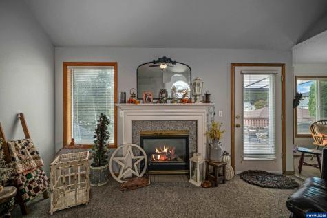 733 Sitka Deer Court NW Salem OR 97304