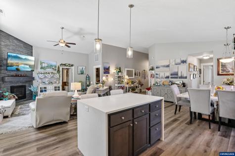 5780 Springwood Avenue SE Salem OR 97306