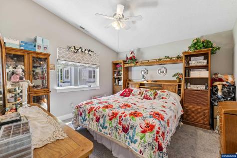 5780 Springwood Avenue SE Salem OR 97306