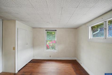 1148 S Water Street Silverton OR 97381