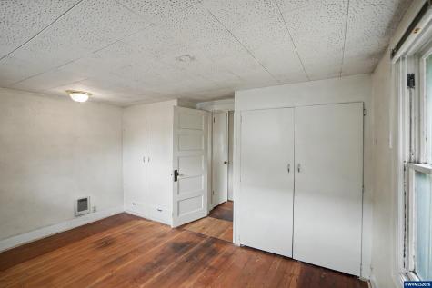1148 S Water Street Silverton OR 97381