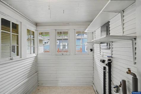 1148 S Water Street Silverton OR 97381