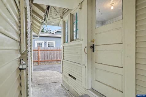 1148 S Water Street Silverton OR 97381