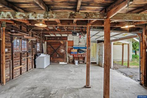 1148 S Water Street Silverton OR 97381