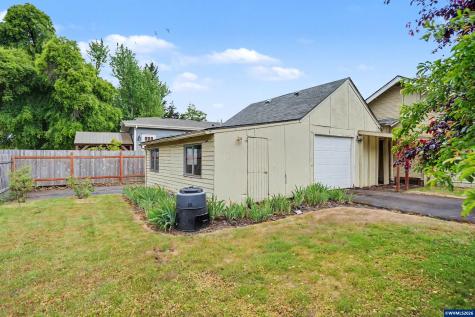 1148 S Water Street Silverton OR 97381