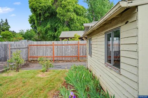 1148 S Water Street Silverton OR 97381