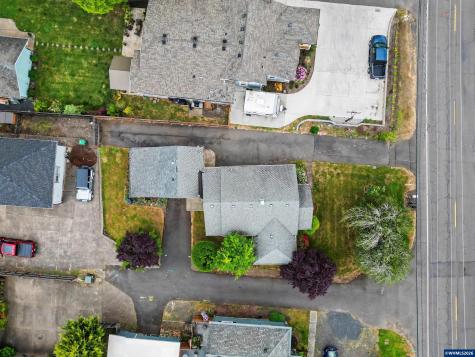 1148 S Water Street Silverton OR 97381