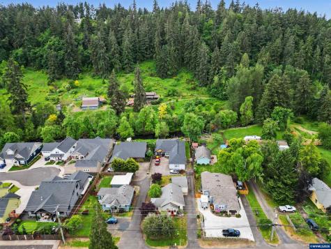 1148 S Water Street Silverton OR 97381