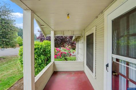 1148 S Water Street Silverton OR 97381
