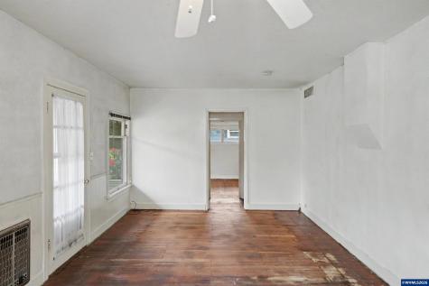 1148 S Water Street Silverton OR 97381