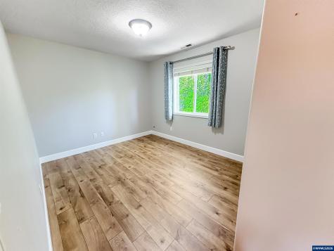 1357 Kitsap Court NW Salem OR 97304