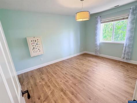 1357 Kitsap Court NW Salem OR 97304
