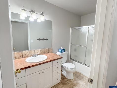 1357 Kitsap Court NW Salem OR 97304