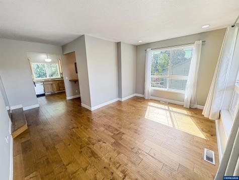 1357 Kitsap Court NW Salem OR 97304