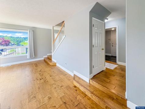 1357 Kitsap Court NW Salem OR 97304