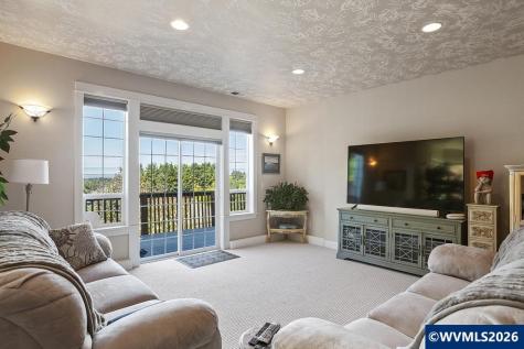 1899 SE Oar Drive Lincoln City OR 97367