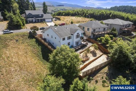 1899 SE Oar Drive Lincoln City OR 97367