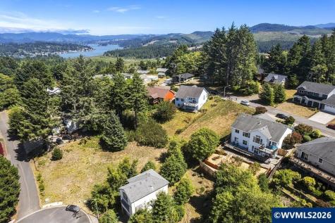 1899 SE Oar Drive Lincoln City OR 97367