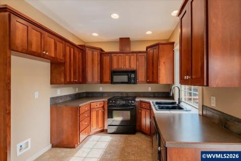 650 Burley Hill Lp NW Salem OR 97304