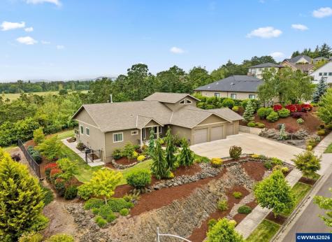 3176 SW Hawkeye Avenue Corvallis OR 97333