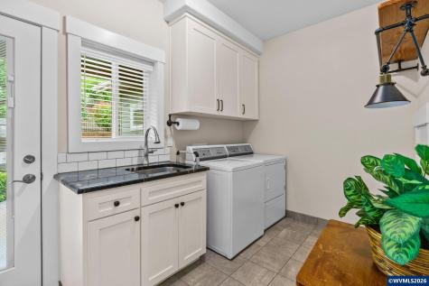 3176 SW Hawkeye Avenue Corvallis OR 97333