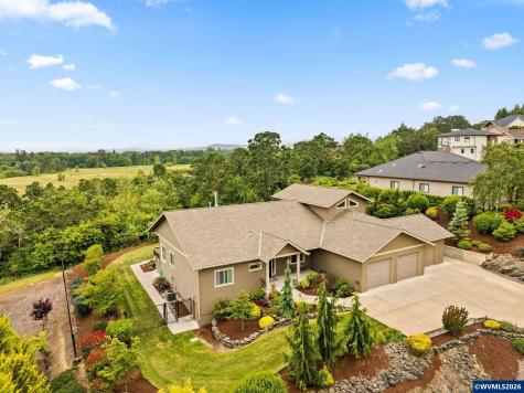 3176 SW Hawkeye Avenue Corvallis OR 97333