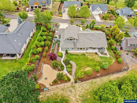3176 SW Hawkeye Avenue Corvallis OR 97333