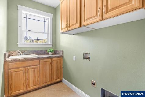 1667 Ptarmigan Street NW Salem OR 97304