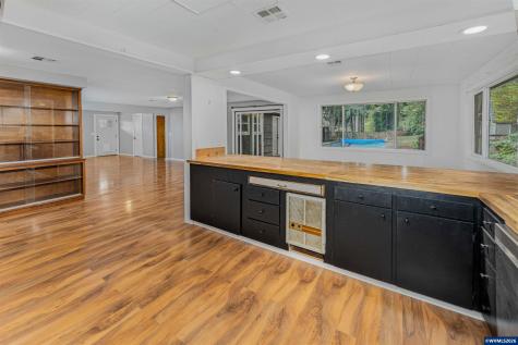 203 5th Avenue Sweet Home OR 97386