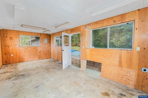 203 5th Avenue Sweet Home OR 97386