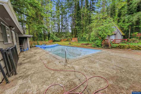 203 5th Avenue Sweet Home OR 97386