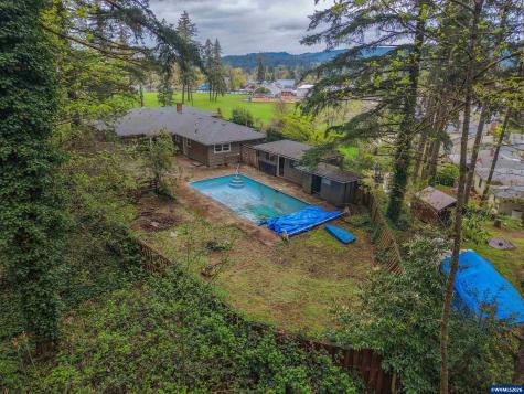 203 5th Avenue Sweet Home OR 97386