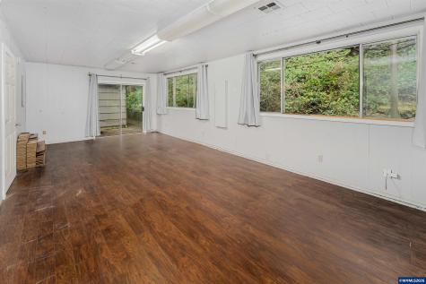 203 5th Avenue Sweet Home OR 97386